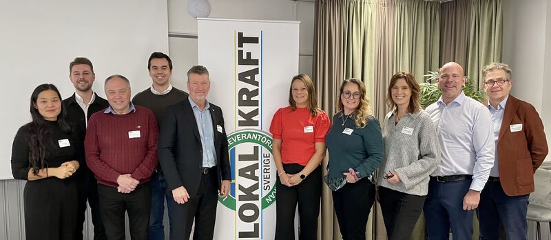 #På fotot: Höstmötets talare, från vänster; Lina Aglén, Victor Olsson, Sigvard Krantz, Arnes Palalija, Torbjörn Wahlborg, Anna Carlstedt, Sarah Ander, Katarina Stern, Anders Zetterman och moderator Erik von Hofsten#